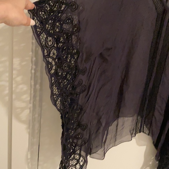 BRAND NEW LOVE & LIBERTY EMB PONCHO NAVY - Picture 3 of 7